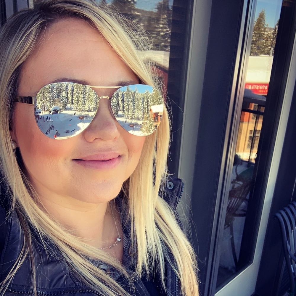 Meet your Posher, Emily